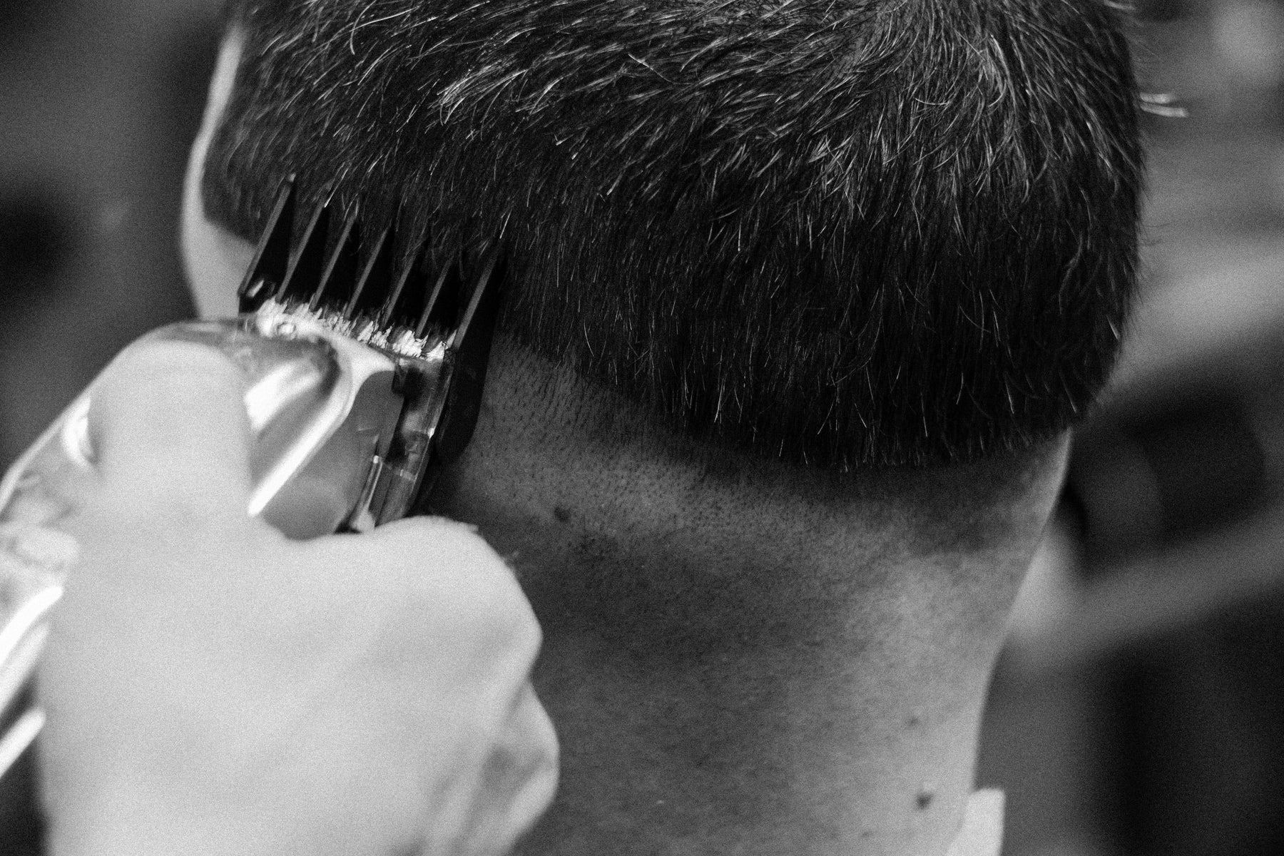 Barbershop Etiquette 101: Dos and Don'ts for Clients