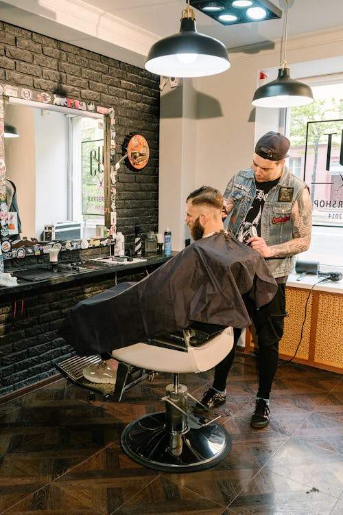 Top 10 Must-Have Barber Tools for a Modern, Efficient Shop