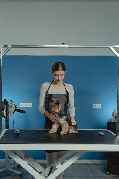 How to Create a Classic Side Part Hairstyle