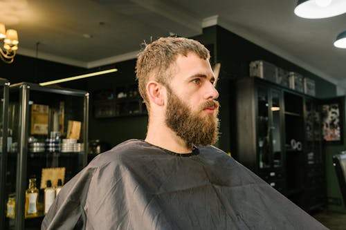 The Science Behind Derby Razor Blades: Materials and Manufacturing