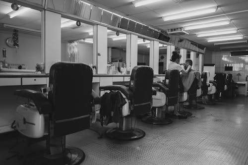 Review: Best Salon Chairs for Maximum Client Comfort and Style