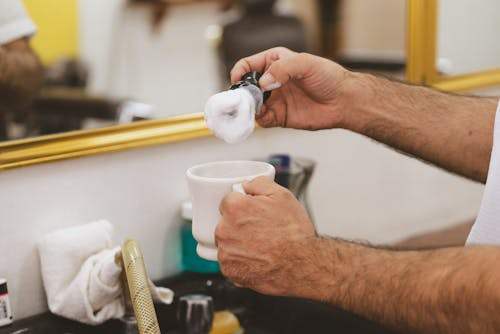 Nishman Hair Gel vs. Hair Cream: Which is Better for You?