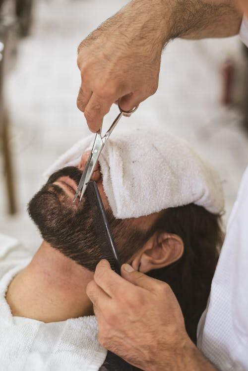 How to Create a Mobile Beauty Service with Essential Supplies
