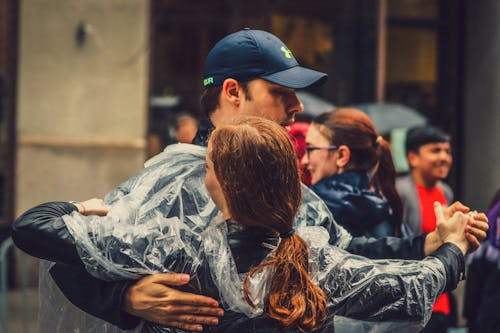 A Guide to the Best Perfume Marketing Strategies for Small Brands