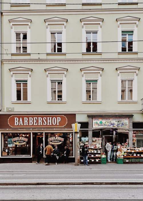 What are the best practices for barber shop hygiene?