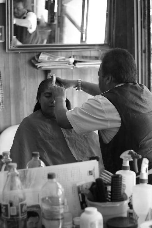 How do Marmara Barber products handle different shaving angles and techniques?