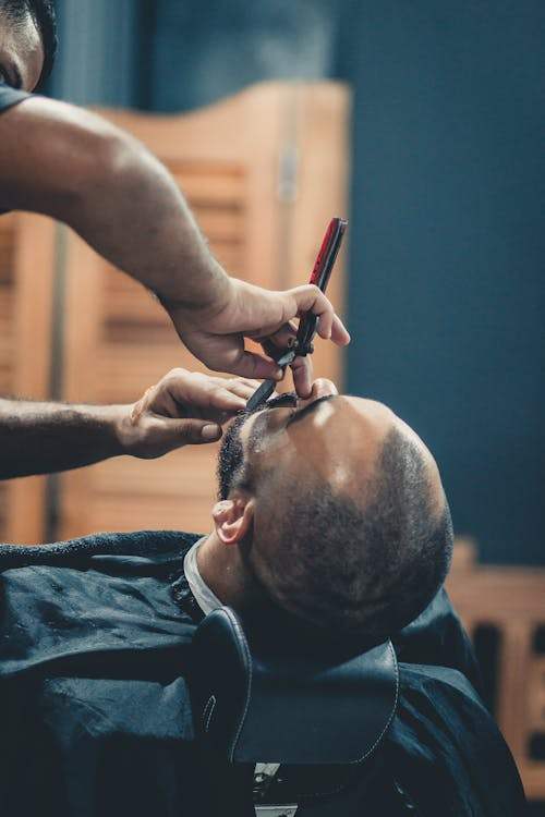 How to Create a Signature Look with the Right Barber Tools