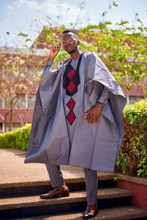 How do I organize my barber station?