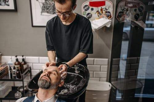 A Guide to the Latest Makeup Trends for Professional Stylists