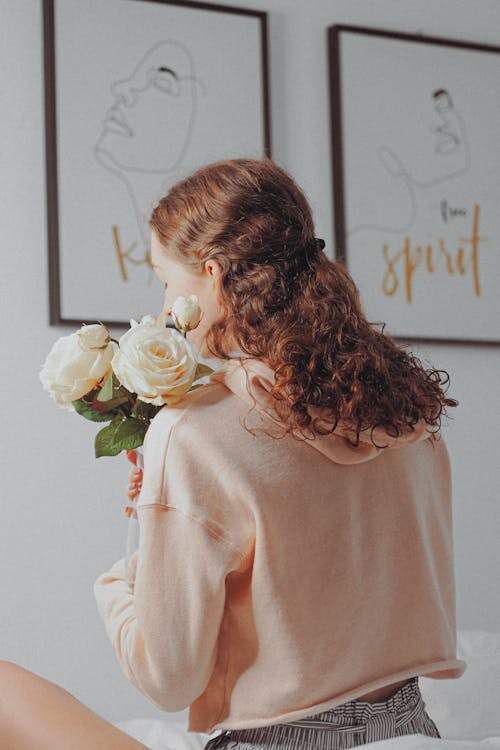 Top 10 Perfume Scents That Complement Salon Ambience