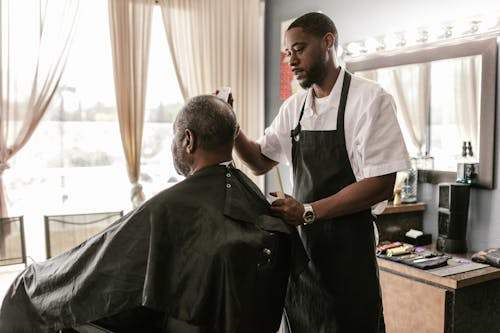 Why Derby Razor Blades Are Ideal for Grooming Enthusiasts