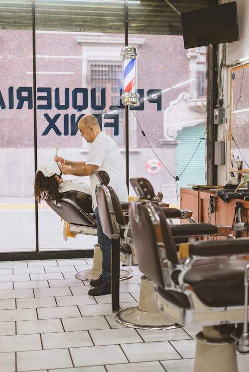 How to Maximize Your Salon’s Efficiency with Smart Supplies