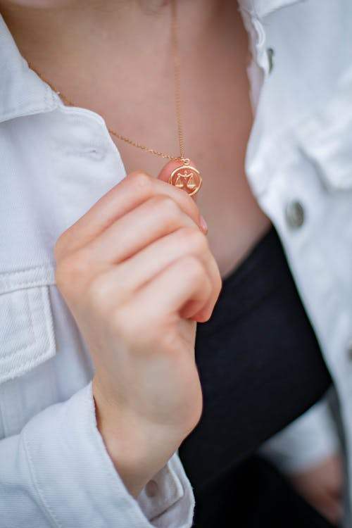 A Guide to Understanding Different Types of Barber Combs