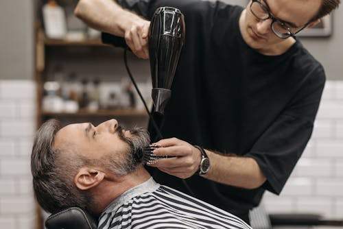 Shaving Tips for Different Face Shapes Using Derby Razor Blades