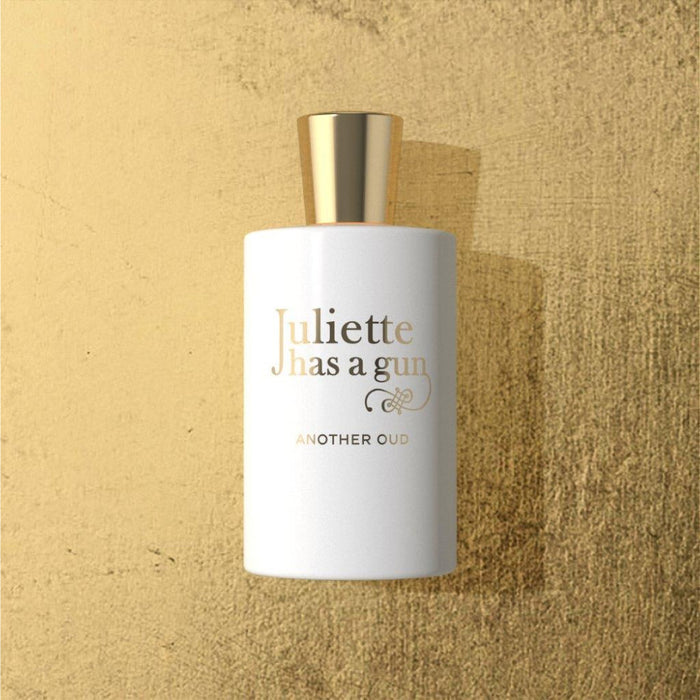 Otro Oud de Juliette tiene una pistola para mujeres - Spray EDP de 3,3 oz