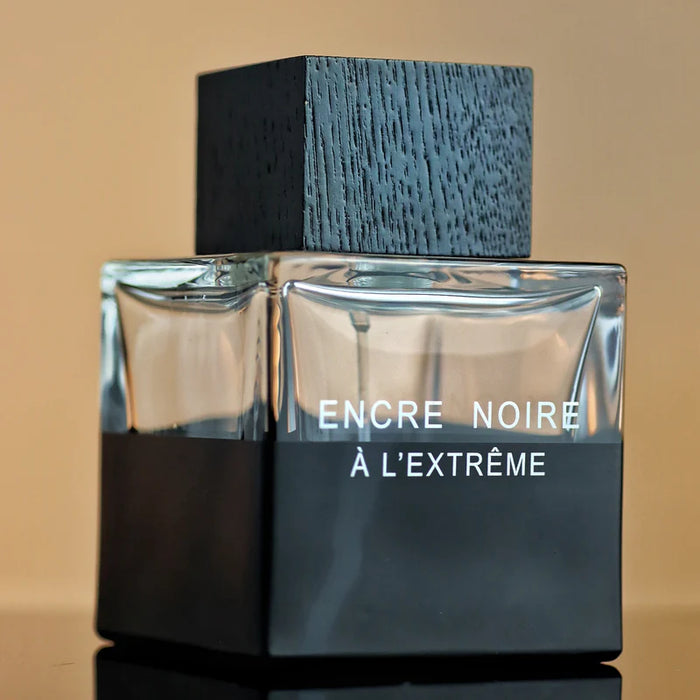 Encre Noire A LExtreme de Lalique para hombres - EDP en aerosol de 3.3 oz