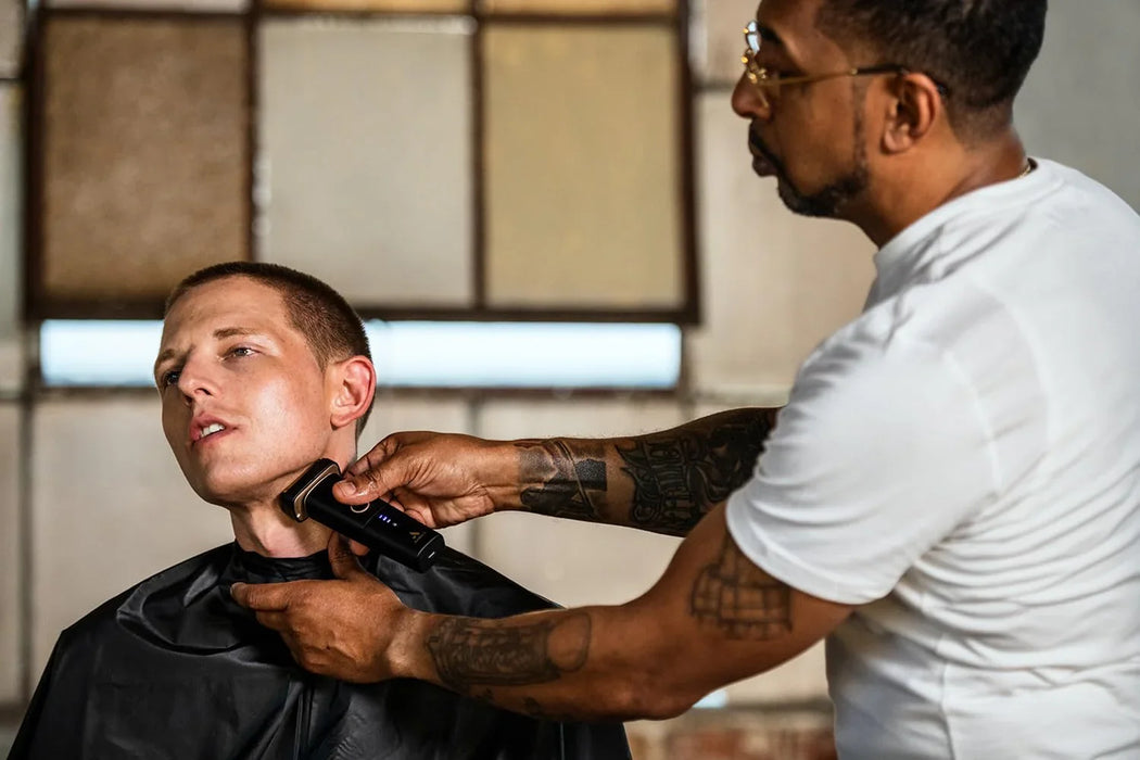 Andis reSURGE Shaver