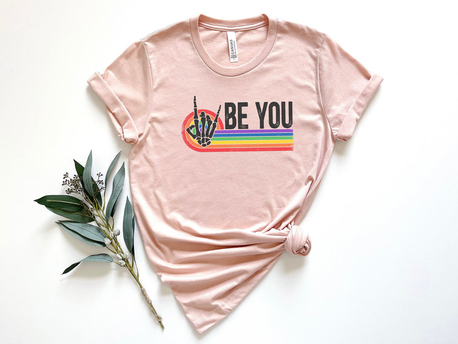 Sé tú camisa, sé tú camisa de manos esqueleto, camisa LGBTQ, camisa del orgullo, camisa del orgullo LGBTQ, camisa del arco iris del orgullo, camisa del orgullo LGBTQ, regalo del orgullo 