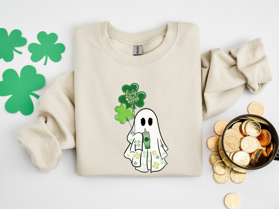 Sudadera fantasma afortunada y bendita, camisa del día de San Patricio, camisa Lucky Boo, camiseta de espíritu irlandés, camisa espeluznante fantasma de trébol, camiseta de trébol